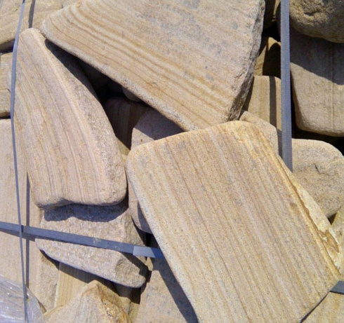 Kamenclub.ru: Песчаник пластушка галтованный желтый с рисунком (3 см)  купить в Севастополе плитняк - пластушка желтый песчаник 21000 руб/м3   фото КАМЕНЬ КЛУБ