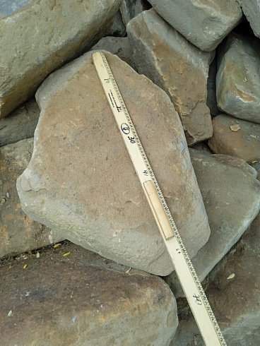 Kamenclub.ru: Песчаник для мощения дорожек, площадок, парковок ( фр 5-10 см)  купить в Севастополе песчаник  серый желтый коричневый рыжий песчаник оголтованный окатанный 6500 руб/т   фото КАМЕНЬ КЛУБ