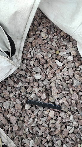 Kamenclub.ru: Мраморная крошка (щебень галтованный розовый) фр.20-40 мм.  купить в Севастополе мрамор розовый, красный оголтованный округлый щебень  15000 руб/т   фото КАМЕНЬ КЛУБ