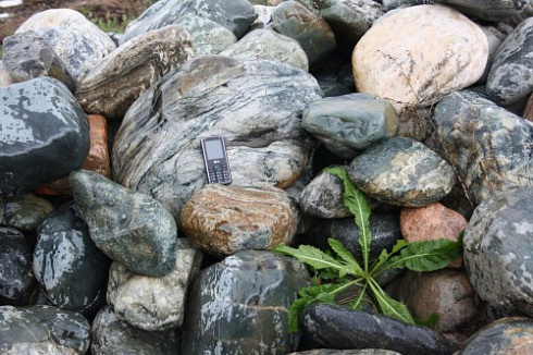 Kamenclub.ru: Ландшафтные валунчики фр.100-500 мм.  купить в Севастополе крупный природный камень серый, темно-серый, светло-серый речной валун крупный 4800 руб/т   фото КАМЕНЬ КЛУБ