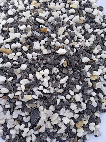 Kamenclub.ru: Мраморная крошка (щебень крошка микс: белый-зеленый-розовый) фр. 3-5 мм.  купить в Севастополе мрамор белый, зеленый, розовый мраморная декоративная крошка каменная 12000 руб/т   фото КАМЕНЬ КЛУБ