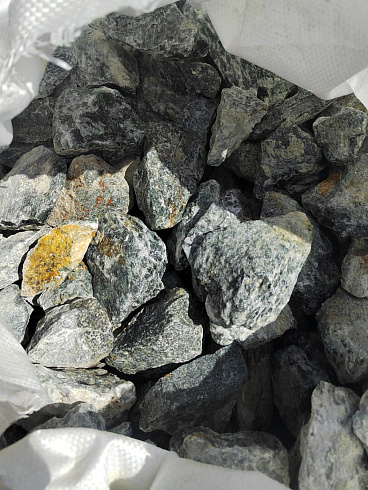 фото Галтованный жадеит (фр. 70-100 мм)  купить в Севастополе в интернет-портале КАМЕНЬ КЛУБ