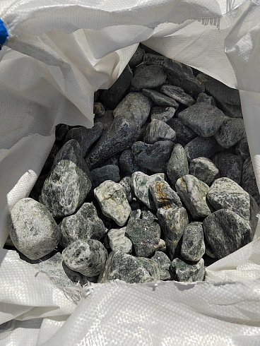 фото Галтованный жадеит (фр. 70-100 мм)  купить в Севастополе в интернет-портале КАМЕНЬ КЛУБ