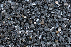 Kamenclub.ru: Щебень крошка черный (мрамор) фр. 3-5 мм.  купить в Севастополе мрамор черный белый с прожилками щебень мраморный декоративный колотый 18000 руб/т   фото КАМЕНЬ КЛУБ