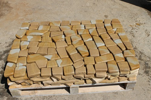 Kamenclub.ru: Песчаник брусчатка (Готика) art PSG-L-01  купить в Севастополе    2300 руб/кв.м   фото КАМЕНЬ КЛУБ