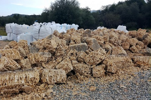 Kamenclub.ru: Крымский природный меотис фр. 100-500 мм.  купить в Севастополе меотис бежевый рыжий молочный желтый ракушечник 4 500 руб/т   фото КАМЕНЬ КЛУБ