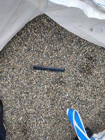 Kamenclub.ru: Галька речная окат (серая) фр.5-10 мм купить  в Севастополе галька речная серая, серый, темно-серый, светло-серый, коричневый речная окатанная галька декоративная ландшатфная 5000 руб/т   фото КАМЕНЬ КЛУБ