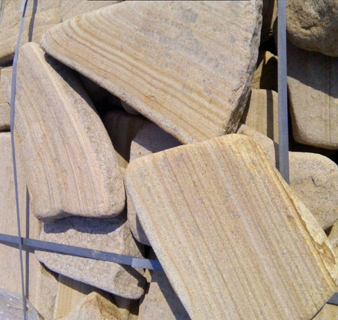 Kamenclub.ru: Песчаник пластушка галтованный желтый с рисунком (3 см)  купить в Севастополе плитняк - пластушка желтый песчаник 21000 руб/м3   фото КАМЕНЬ КЛУБ