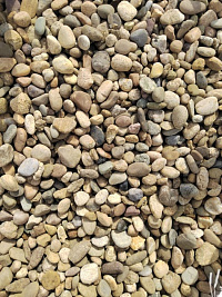 Kamenclub.ru: Галька речная окат рыжая фр. 20-40 мм. купить  в Севастополе галька речная окатанная рыжая желтая серая округлая речная галька 5000 руб/т   фото КАМЕНЬ КЛУБ