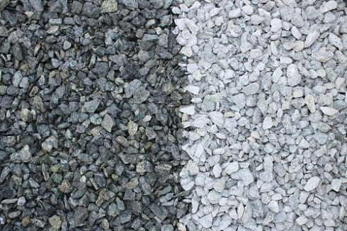 Kamenclub.ru: Щебень крошка зеленый (змеевик) фр. 10-20 мм.  купить в Севастополе змеевик зеленый, салатовый декоративная ландшафтная каменная крошка щебня 7 200 руб/т   фото КАМЕНЬ КЛУБ