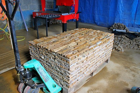 Kamenclub.ru: Песчаник (лапша) art PSG-3-01  купить в Севастополе    2300 руб/кв.м   фото КАМЕНЬ КЛУБ