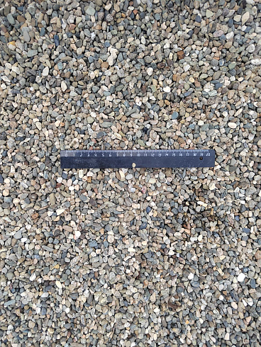 Kamenclub.ru: Галька речная окат (серая) фр.5-10 мм купить  в Севастополе галька речная серая, серый, темно-серый, светло-серый, коричневый речная окатанная галька декоративная ландшатфная 5000 руб/т   фото КАМЕНЬ КЛУБ