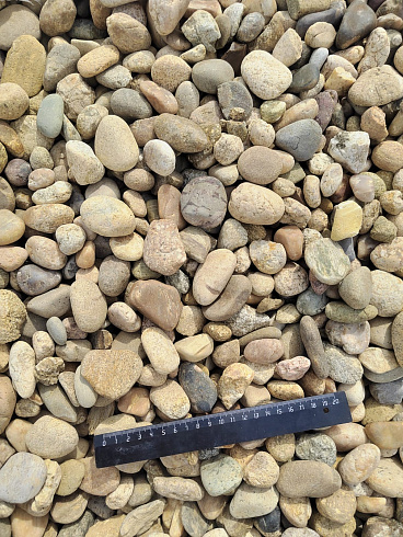 Kamenclub.ru: Галька речная окат рыжая фр. 20-40 мм. купить  в Севастополе галька речная окатанная рыжая желтая серая округлая речная галька 5000 руб/т   фото КАМЕНЬ КЛУБ