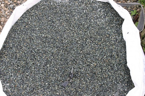 Kamenclub.ru: Щебень крошка зеленый (змеевик) фр. 5-10 мм  купить в Севастополе змеевик зеленый, салатовый ландшафтный декоративный щебень крошка 7 200 руб/т   фото КАМЕНЬ КЛУБ