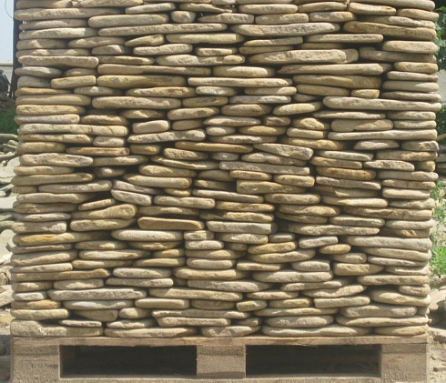 Kamenclub.ru: Песчаник пластушка галтованный желтый с рисунком (3 см)  купить в Севастополе плитняк - пластушка желтый песчаник 21000 руб/м3   фото КАМЕНЬ КЛУБ