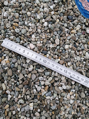 Kamenclub.ru: Галька речная окат (серая) фр.5-10 мм купить  в Севастополе галька речная серая, серый, темно-серый, светло-серый, коричневый речная окатанная галька декоративная ландшатфная 5000 руб/т   фото КАМЕНЬ КЛУБ