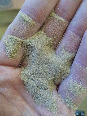 Кварцевый песок для площадок фр. 0,1-0,5 мм.  купить в Севастополе фото Камень Клуб