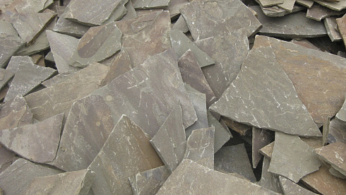 Kamenclub.ru: Песчаник пластушка серо-зеленый (1,5 см)  купить в Севастополе плитняк - пластушка серо-зеленый, серый, зеленый пластушка рваная ландшафтная колотая 10200 руб/м3   фото КАМЕНЬ КЛУБ