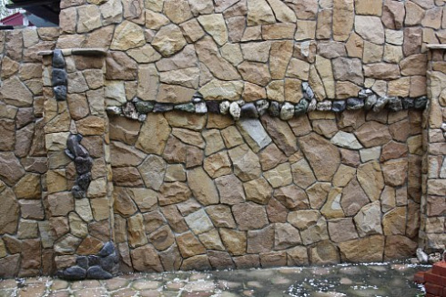 Kamenclub.ru: Песчаник колотый для облицовки (фр. 2-3 см)  купить в Севастополе песчаник бежевый серый рыжий песчаник строительный 5000 руб/т   фото КАМЕНЬ КЛУБ