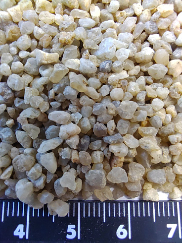 Кварцевый песок для водоподготовки фр. 1,6-3 мм.  купить в Севастополе фото Камень Клуб