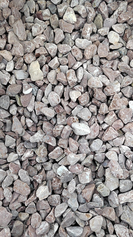 Kamenclub.ru: Мраморная крошка (щебень галтованный розовый) фр.20-40 мм.  купить в Севастополе мрамор розовый, красный оголтованный округлый щебень  15000 руб/т   фото КАМЕНЬ КЛУБ