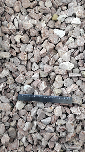 Kamenclub.ru: Мраморная крошка (щебень галтованный розовый) фр.20-40 мм.  купить в Севастополе мрамор розовый, красный оголтованный округлый щебень  15000 руб/т   фото КАМЕНЬ КЛУБ