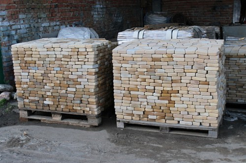 Kamenclub.ru: Песчаник брусчатка (Готика) art PSG-L-01  купить в Севастополе    2300 руб/кв.м   фото КАМЕНЬ КЛУБ