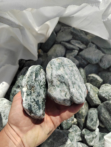 фото Галтованный жадеит (фр. 70-100 мм)  купить в Севастополе в интернет-портале КАМЕНЬ КЛУБ