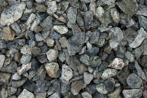 Kamenclub.ru: Щебень крошка зеленый (змеевик) фр. 5-10 мм  купить в Севастополе змеевик зеленый, салатовый ландшафтный декоративный щебень крошка 7 200 руб/т   фото КАМЕНЬ КЛУБ