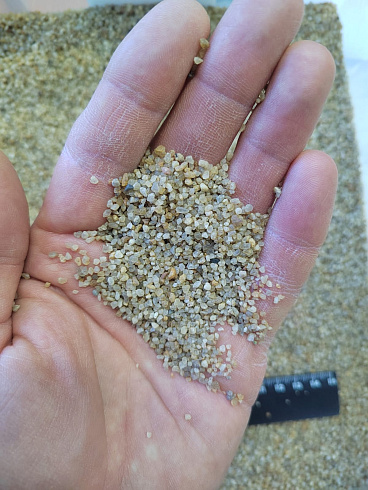 Кварцевый песок для площадок фр. 0,8 - 2 мм.  купить в Севастополе фото Камень Клуб