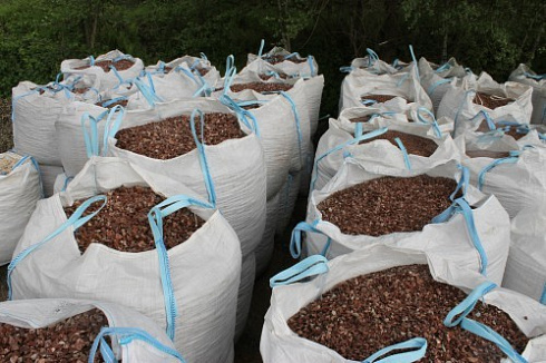 Kamenclub.ru: Мраморная крошка (щебень крошка розовый) фр. 20-40 мм.  купить в Севастополе мрамор розовый, красный мраморная крошка декоративная 11000 руб/т   фото КАМЕНЬ КЛУБ