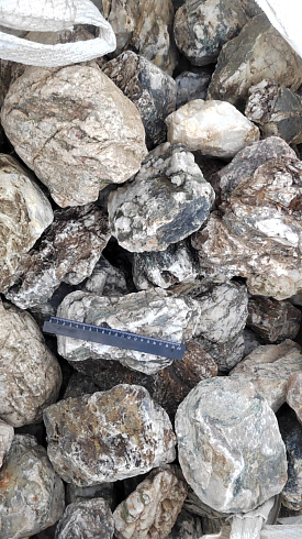 Kamenclub.ru: Кварцевый валунчик фр.100-300 мм.  купить в Севастополе кварц белый, бежевый молочный рыжий крупный природный камень галечник 7850 руб/т   фото КАМЕНЬ КЛУБ