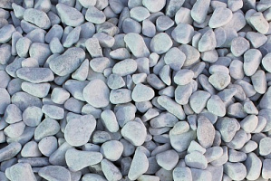 Kamenclub.ru: Мраморная крошка (щебень галтованный белый), фр.20-40 мм.  купить в Севастополе мрамор белый бежевый молочный мраморный щебень декоративный 17000 руб/т   фото КАМЕНЬ КЛУБ