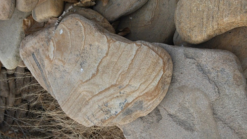 Kamenclub.ru: Песчаник пластушка галтованный желтый с рисунком (3 см)  купить в Севастополе плитняк - пластушка желтый песчаник 21000 руб/м3   фото КАМЕНЬ КЛУБ