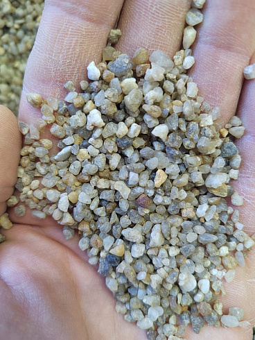 Кварцевый песок сухой фракцинированный фр. 1,6-4 мм.  купить в Севастополе фото Камень Клуб