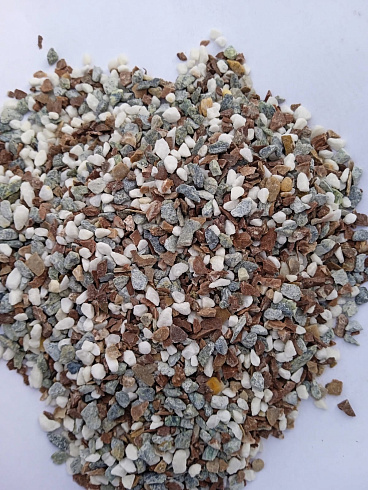 Kamenclub.ru: Мраморная крошка (щебень крошка микс : белый-черный-розовый) фр. 3-5 мм.  купить в Севастополе мрамор белый, черный, розовый, разноцветный мраморная каменная крошка декорвтивная 12000 руб/т   фото КАМЕНЬ КЛУБ