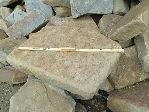 Kamenclub.ru: Песчаник для мощения дорожек, площадок, парковок ( фр 5-10 см)  купить в Севастополе песчаник  серый желтый коричневый рыжий песчаник оголтованный окатанный 6500 руб/т   фото КАМЕНЬ КЛУБ