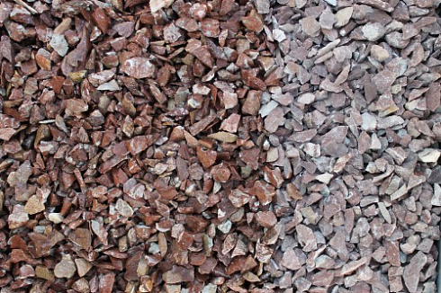 Kamenclub.ru: Мраморная крошка (щебень крошка розовый) фр. 10-20 мм.  купить в Севастополе мрамор розовый, красный каменная декоративная крошка ландшафтная 11000 руб/т   фото КАМЕНЬ КЛУБ