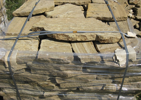 Kamenclub.ru: Песчаник пластушка желтый с рисунком (3 см)  купить в Севастополе песчаник желтый с рисунком, рыжий, желтый песчаник пластушка ландшафтная рваная 8 500 руб/м3   фото КАМЕНЬ КЛУБ