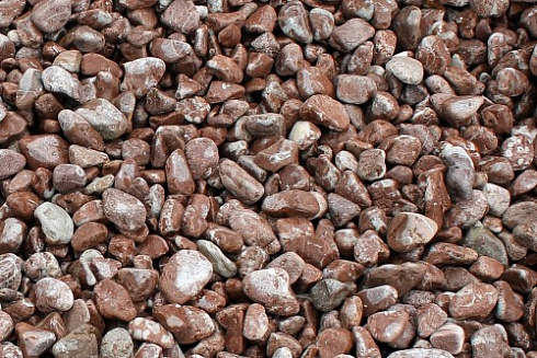 Kamenclub.ru: Мраморная крошка (щебень галтованный розовый) фр.40-70 мм.  купить в Севастополе мрамор розовый, красный галтовка мраморная щебня 15000 руб/т   фото КАМЕНЬ КЛУБ