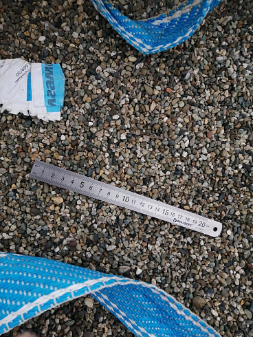 Kamenclub.ru: Галька речная окат (серая) фр.3-5 мм купить  в Севастополе галька речная серая бежевый темно-серый окатанный речной камень округлый 9500 руб/т   фото КАМЕНЬ КЛУБ