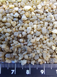 Кварцевый песок для водоподготовки фр. 1,6-3 мм.  купить в Севастополе фото Камень Клуб