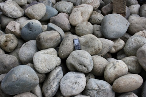 Kamenclub.ru: Речной валун (Ассорти) фр.100-300 мм.  купить в Севастополе галечник серый, темно-серый, светло-серый речная галька крупных размеров 4200 руб/т   фото КАМЕНЬ КЛУБ