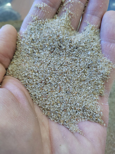 Кварцевый песок для площадок фр. 0,3 - 1 мм.  купить в Севастополе фото Камень Клуб