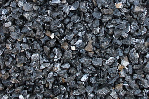 Kamenclub.ru: Щебень крошка черный (мрамор) фр. 40-70 мм.  купить в Севастополе мрамор черный с белыми прожилками, черный, белый декоративный щебень 11000 руб/т   фото КАМЕНЬ КЛУБ