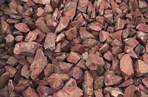 Kamenclub.ru: Щебень крошка красный (ЯШМА) фр. 20-40 мм.  купить в Севастополе яшма красный, бордовый декоративный ландшафтный щебень 9000 руб/т   фото КАМЕНЬ КЛУБ