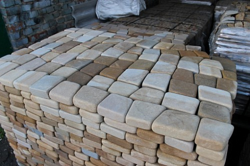 Kamenclub.ru: Песчаник брусчатка (Готика) art PSG-L-01  купить в Севастополе    2300 руб/кв.м   фото КАМЕНЬ КЛУБ