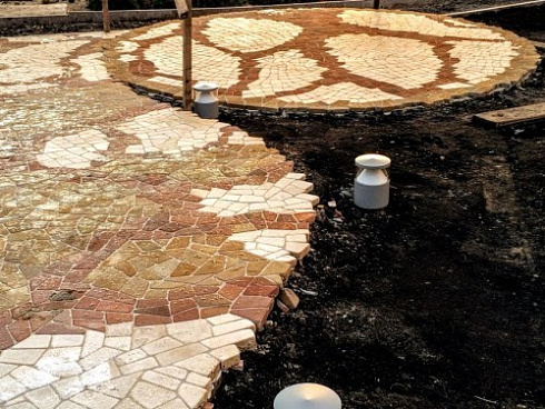 Kamenclub.ru: Песчаник брусчатка (Готика) art PSG-L-01  купить в Севастополе    2300 руб/кв.м   фото КАМЕНЬ КЛУБ