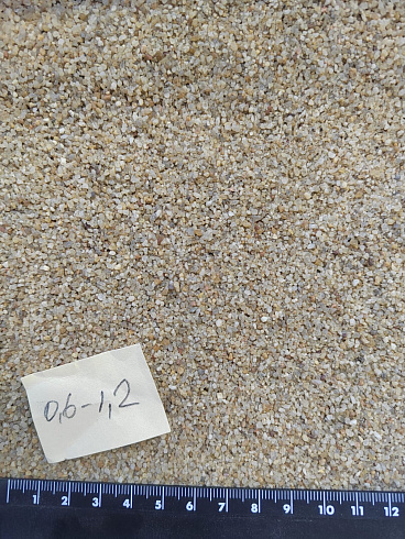 Кварцевый песок для площадок фр. 0,6-1,2 мм.  купить в Севастополе фото Камень Клуб