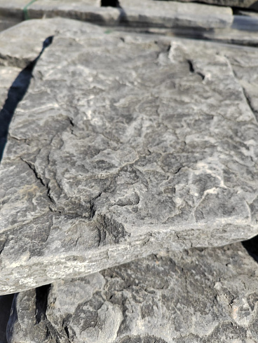 Kamenclub.ru: Песчаник галтованный для облицовки (фр. 2-5 см)  купить в Севастополе песчник рыжий желтый серый песчаник окатанный речной 6 000 руб/т   фото КАМЕНЬ КЛУБ